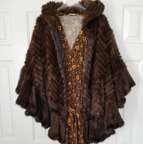 Belle Fare Knitted Mink Poncho Cape With Hood - Picture 6 of 13